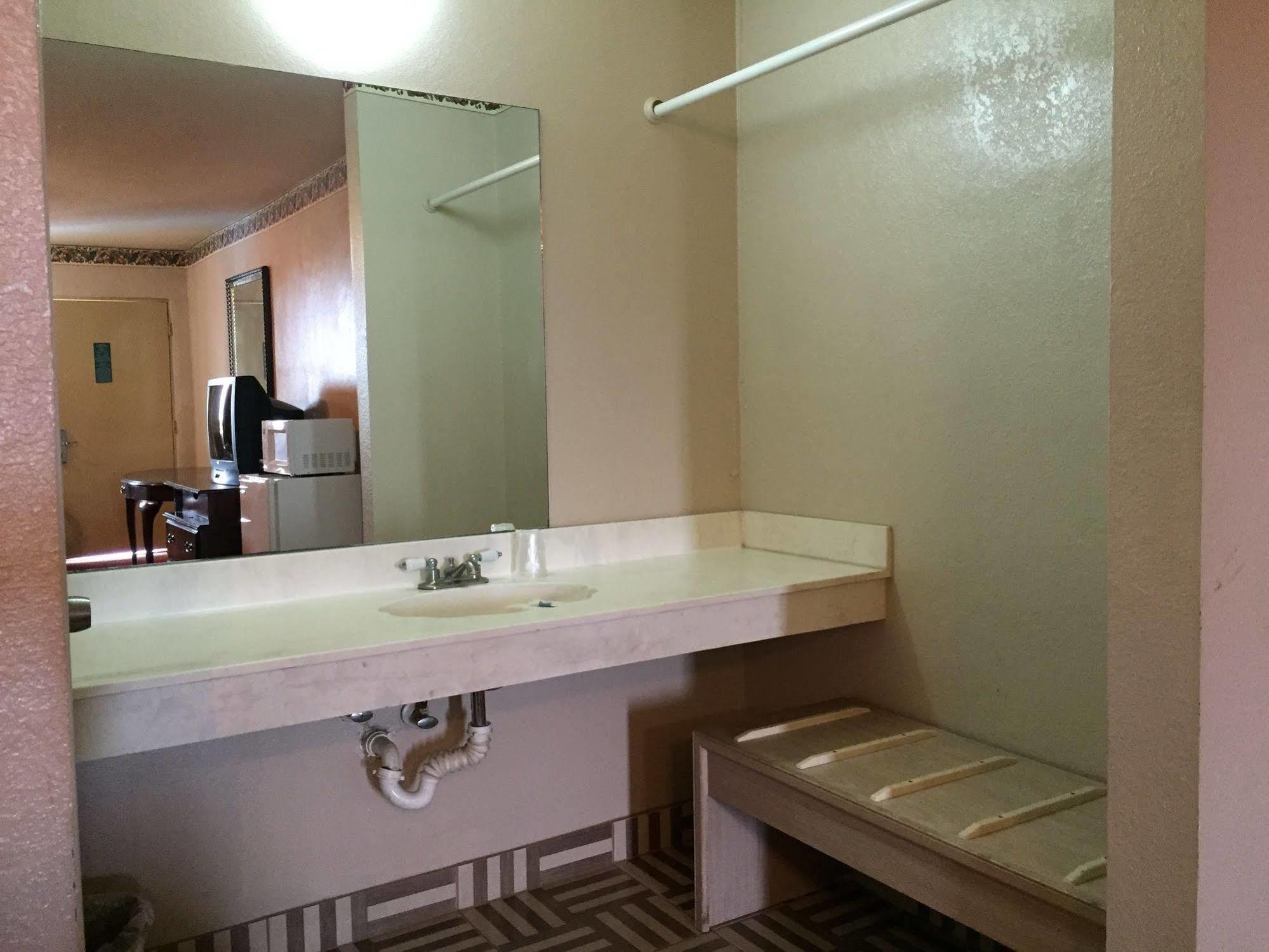 Deluxe Inn Airport McAllen Extérieur photo