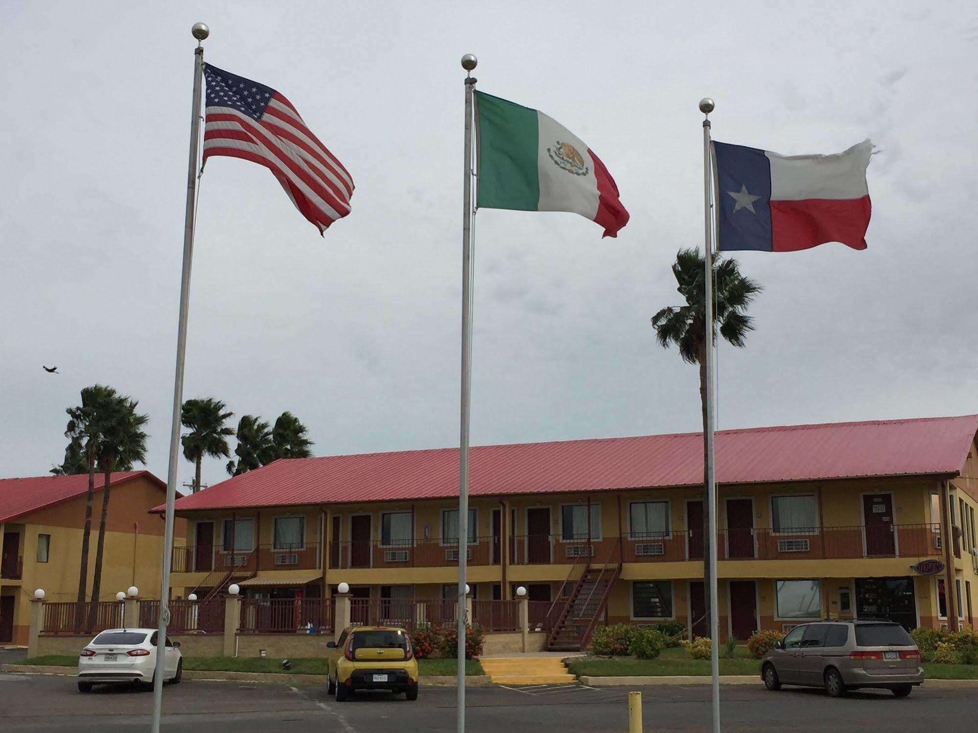 Deluxe Inn Airport McAllen Extérieur photo